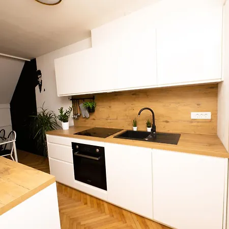 Tony's Place Under The Castle *