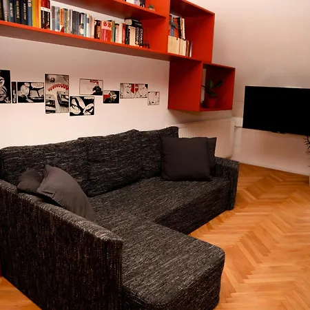 Tony's Place Under The Castle Apartment *