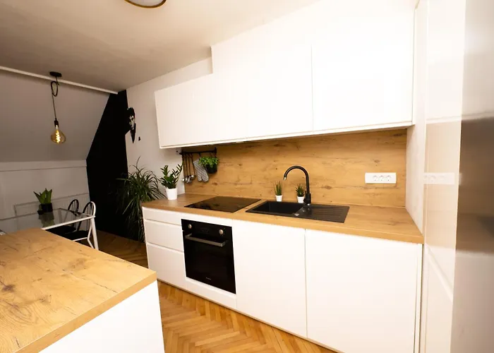 Tony's Place Under The Castle *